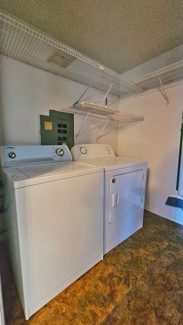 Building Photo - Charming 4 Bed 2 Bath Rambler with Office/Den in Benson Hilll, Renton WA.