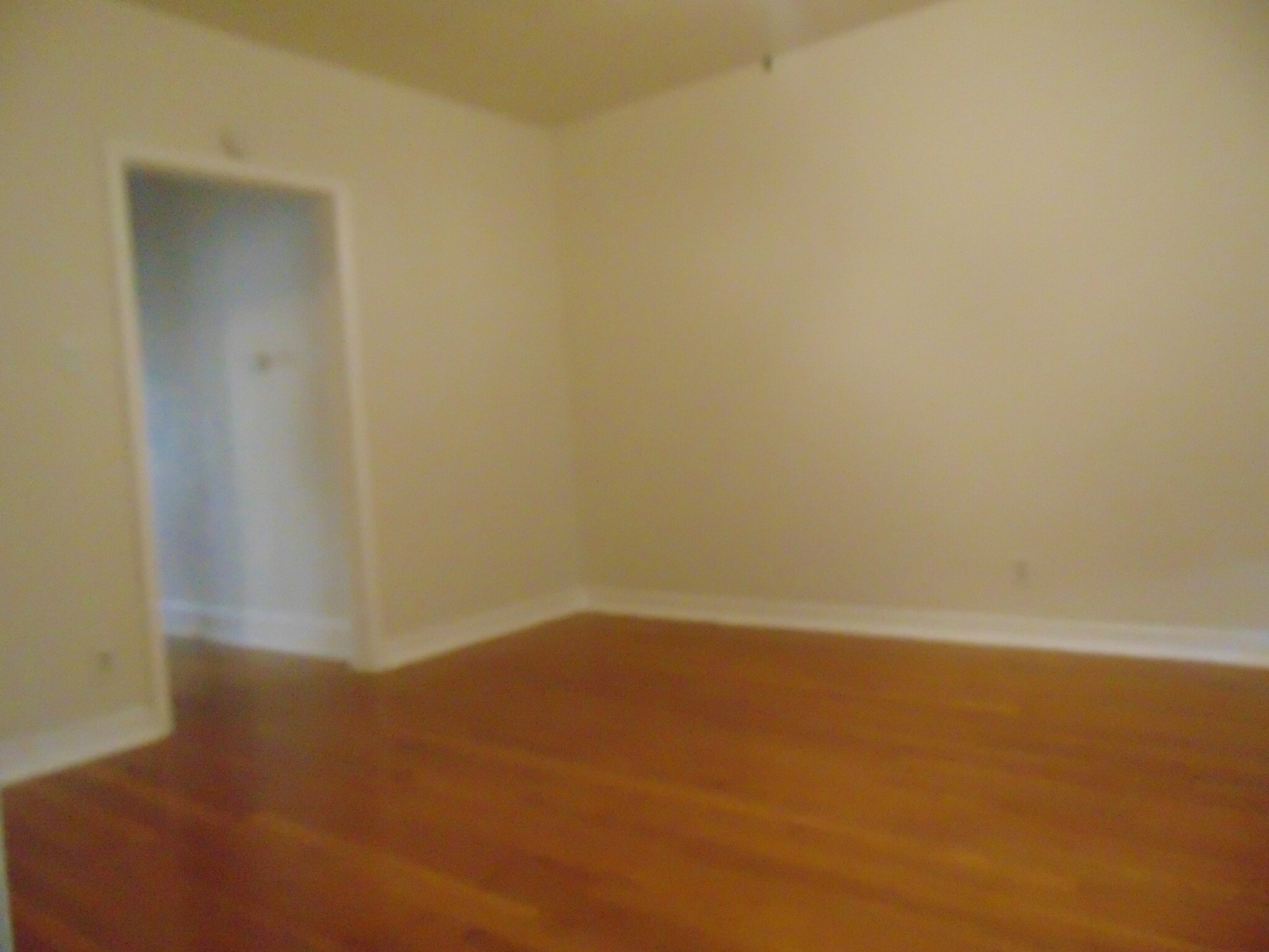 Building Photo - 2209 E 70th St