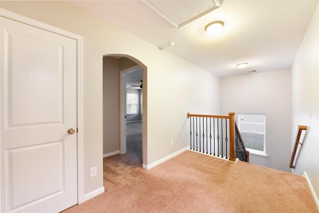 Building Photo - 432 War Admiral Ln