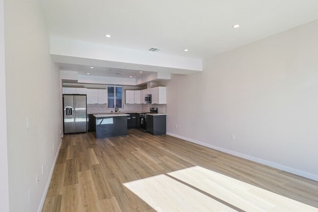 Building Photo - 5517 Glennie Ln