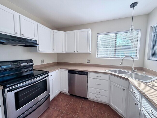 Building Photo - 6517 Valene Ct