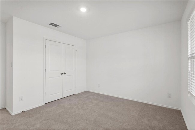 Building Photo - 212 Seven Seas Dr