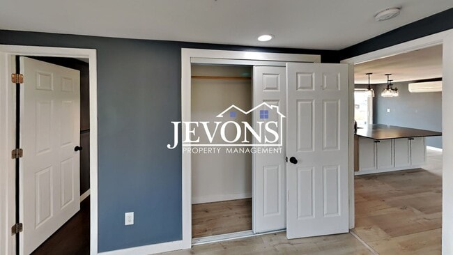 Building Photo - Charming 3-bedroom home in a peaceful sett...
