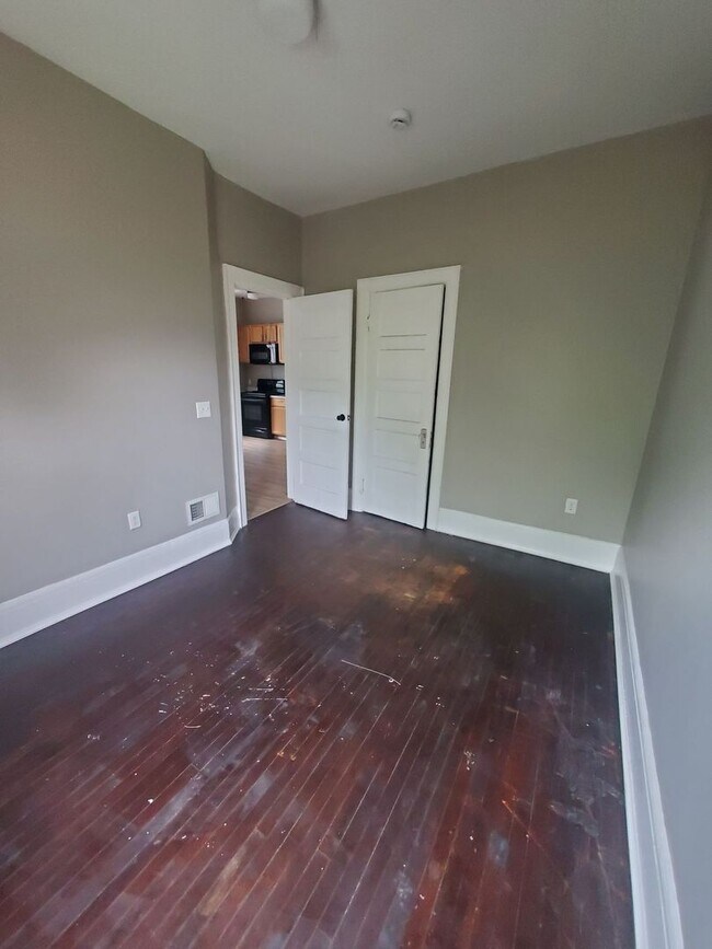 Building Photo - 2516-2518 N 12th St. (Duplex)