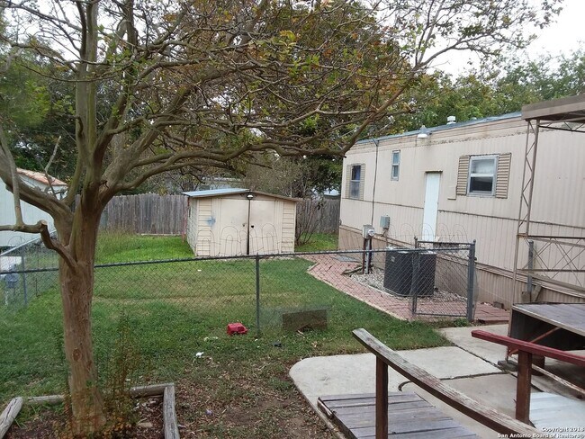 Building Photo - 8454 Braewick Dr