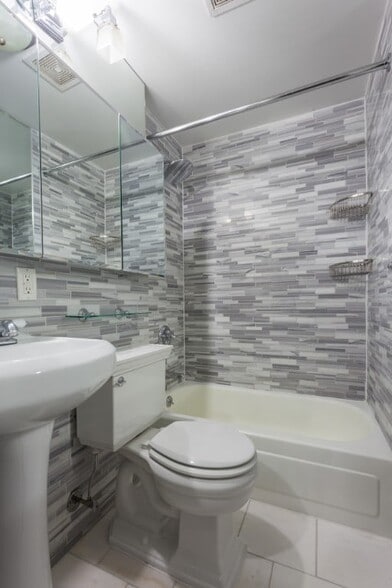 Building Photo - 416 E 13th St