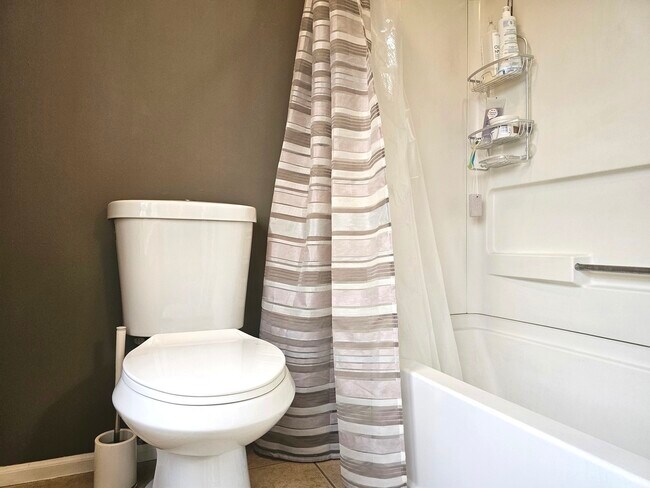 Building Photo - 579 Scott Ln