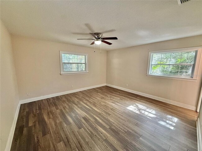 Building Photo - 2810 Flowertree Rd