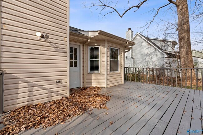 Building Photo - 220 Andra St