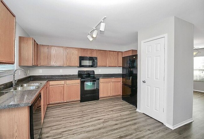 Building Photo - Large 4BD/2.5BA Home in Cabarrus Crossing!