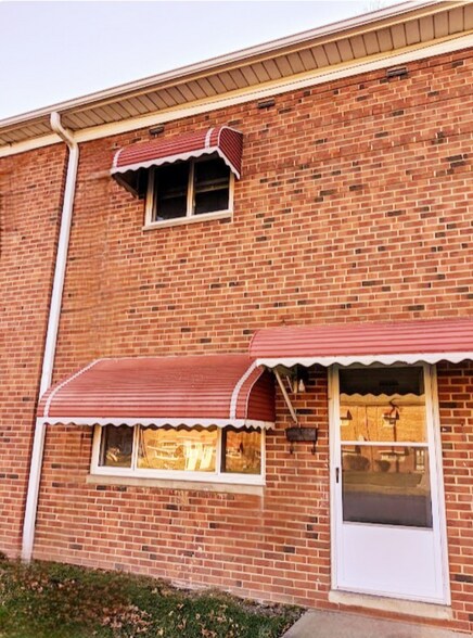 Building Photo - 17000 Ridgewick Dr
