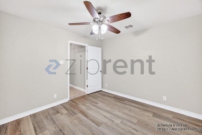 Building Photo - 8745 Ironwood Hill