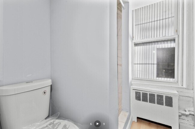 Building Photo - 151 School St