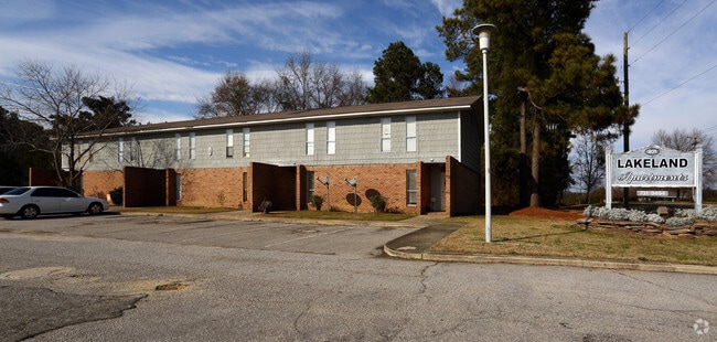 Primary Photo - Lakeland Apartments