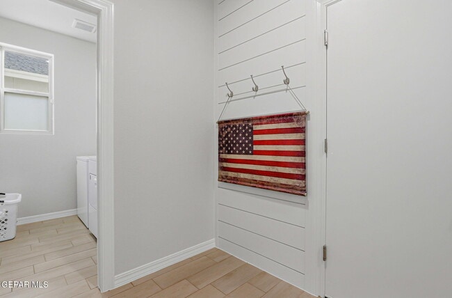 Building Photo - 11150 Blazing Star Pl