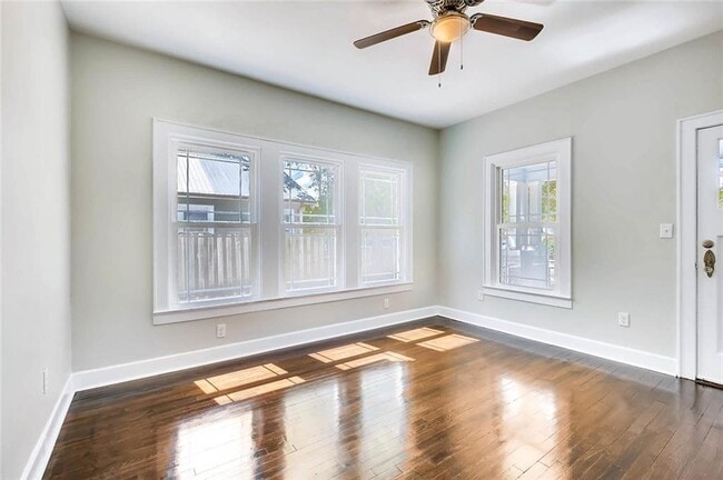 Building Photo - 811 1/2 E 38th St