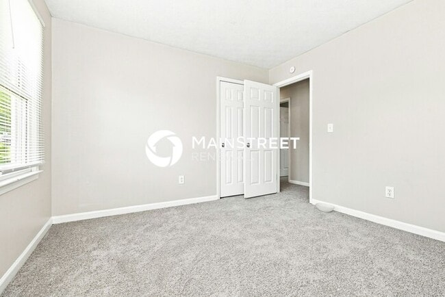 Building Photo - 3 Bedroom Pet-Friendly Home in Snellville, GA with Main Street Renewal