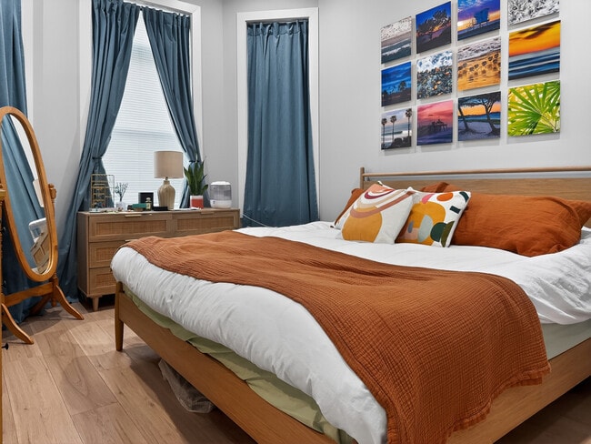 Building Photo - 2451 N Albany Ave