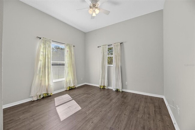 Building Photo - 172 Lake Shore Dr W