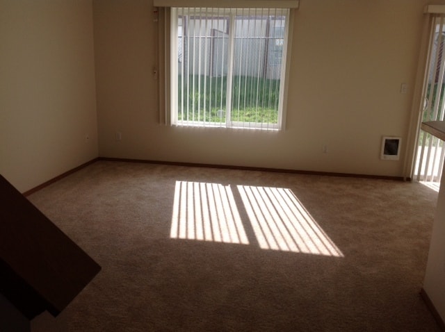 Bed Room - 935 College Ln NE