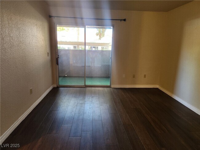 Building Photo - 2606 S Durango Dr