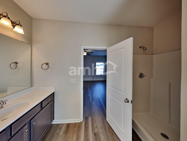 Building Photo - 908 Beverly Ct