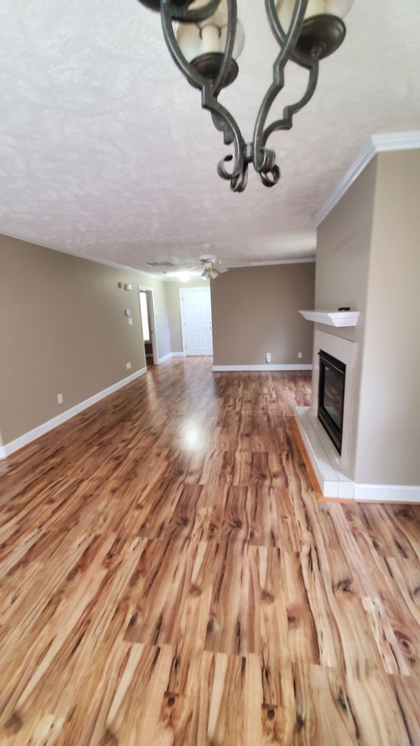 Building Photo - 3 Bedroom Home in Gated Community