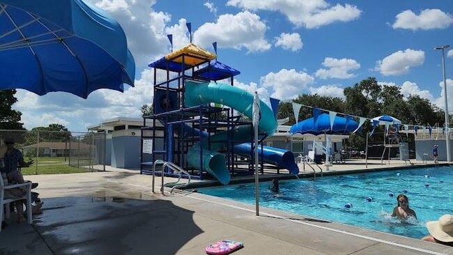 Building Photo - 5635 24th Ave N