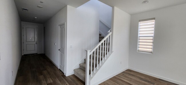 Building Photo - Brand New 4 Bedroom 3 Bathroom Home in Elk...