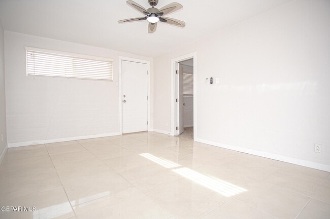 Building Photo - 4920 Alps Dr