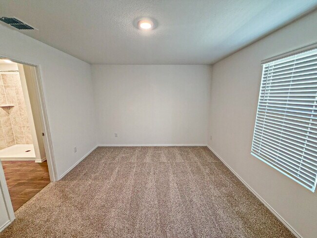 Building Photo - 5131 Blind Shot