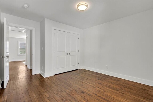 Building Photo - 1271 Lorenzo Dr SW