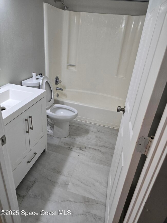 Building Photo - 1365 N Courtenay Pkwy