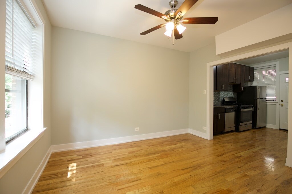 Building Photo - 3908 N Janssen Ave