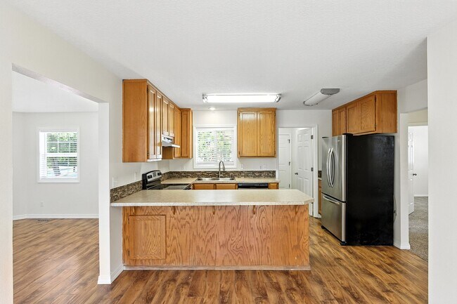 Building Photo - Single Family Ranch in Silverton