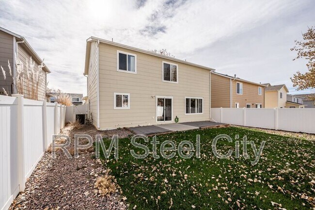 Building Photo - 2231 Meadowlark Ln