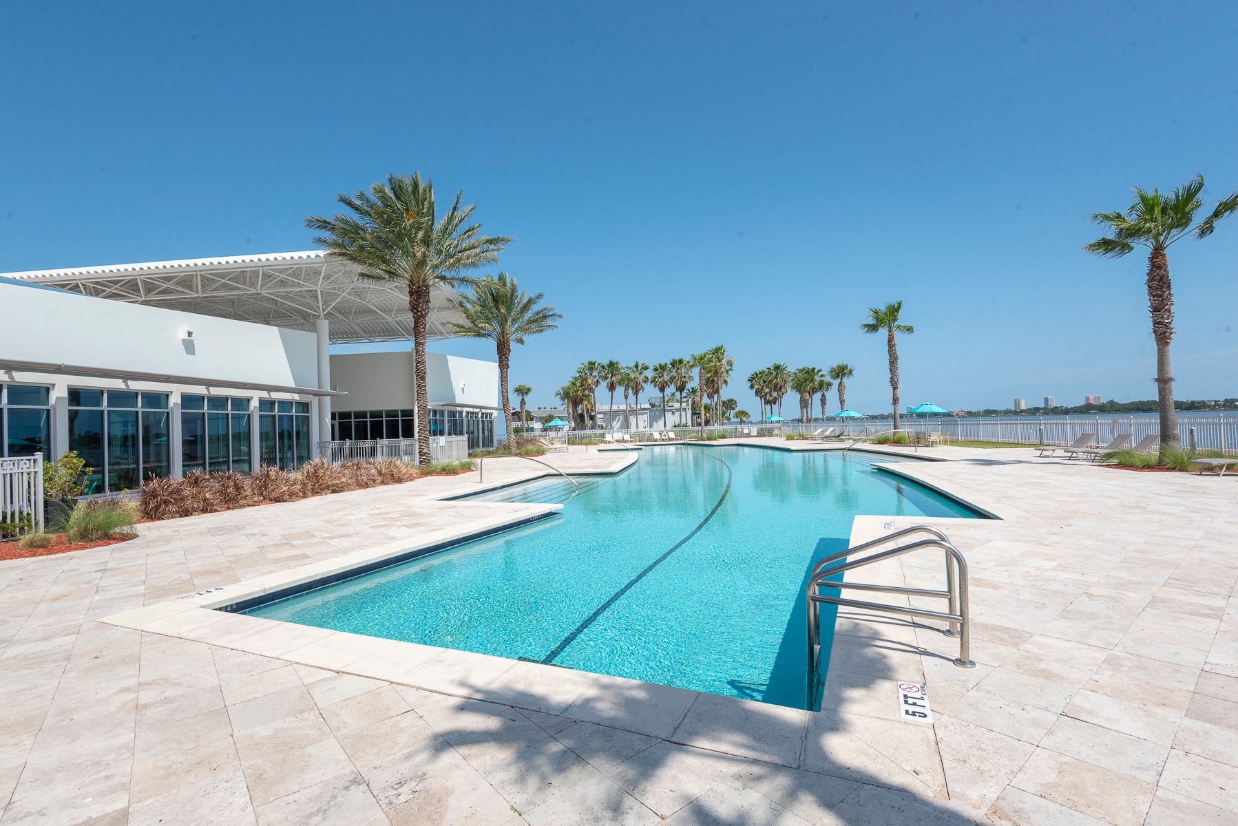 Building Photo - 231 Riverside Dr