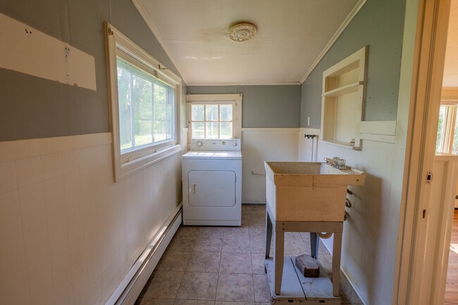 Building Photo - 2-702 Nash Rd