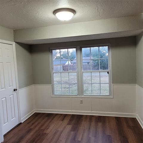 Building Photo - 6536 Meadowview Ln