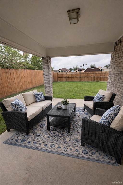 Building Photo - 15 Retama St