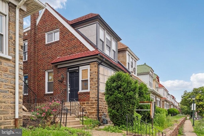 Building Photo - 1827 W Cheltenham Ave