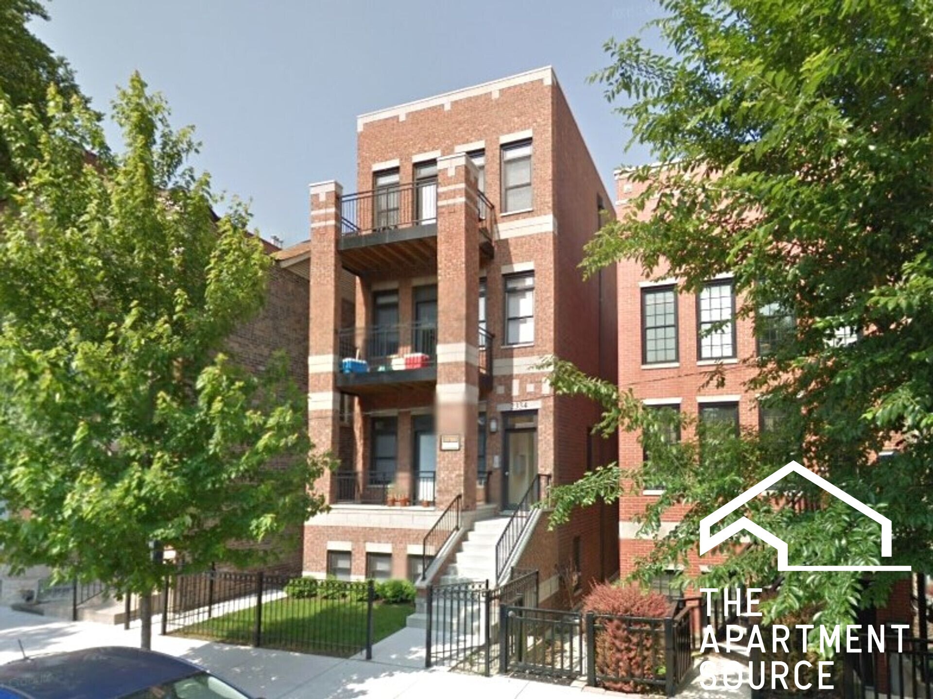Building Photo - 2334 N Greenview Ave
