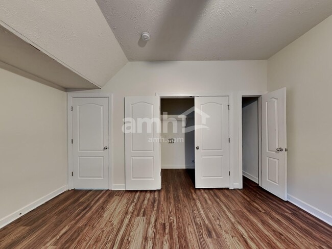 Building Photo - 1409 Napa Pt W