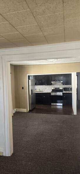 Primary Photo - 9431 97th St