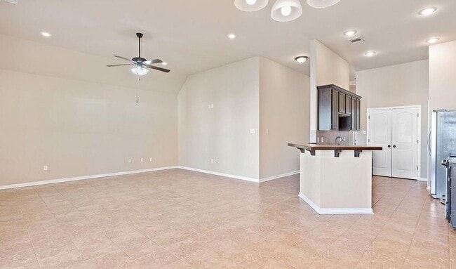 Building Photo - 42189 Broad Walk Ave