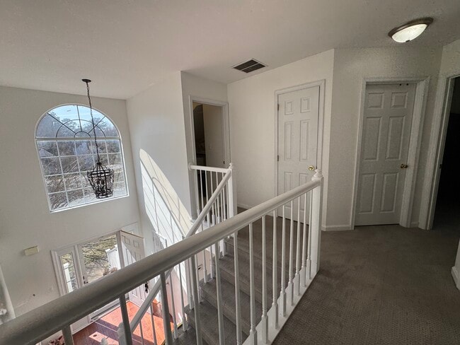 Building Photo - 4233 Rosewood Ct