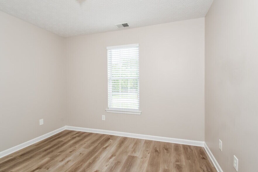 Building Photo - 23 Dewey Dr