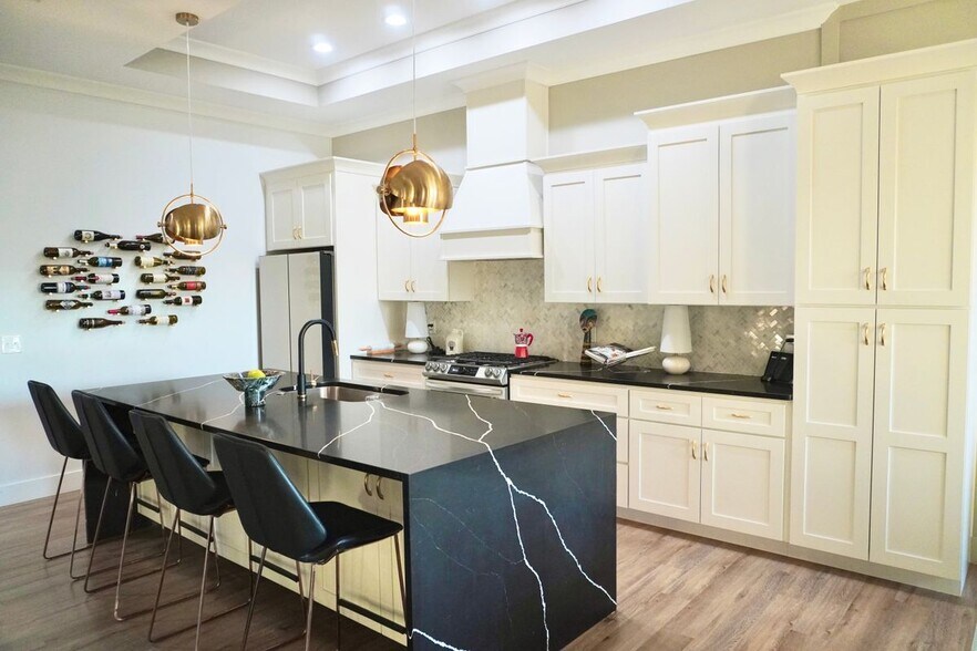 Building Photo - 8369 Snowdrop Wy