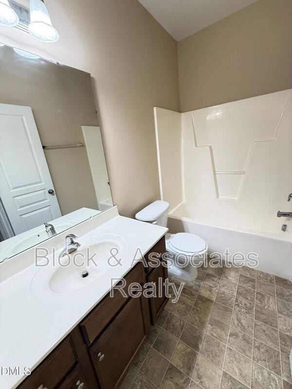 Building Photo - 705 Keystone Park Dr