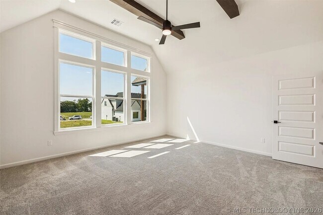 Building Photo - 5 Bed | 4 Bath House